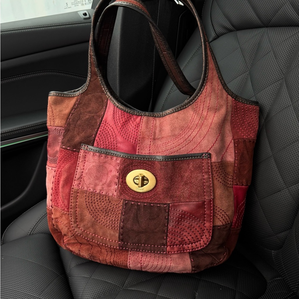 SOLD‼️
Vintage Coach Ergo Pieced Large Hobo Bag